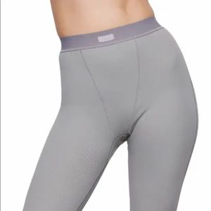Skims leggings, brand new, pacific blue